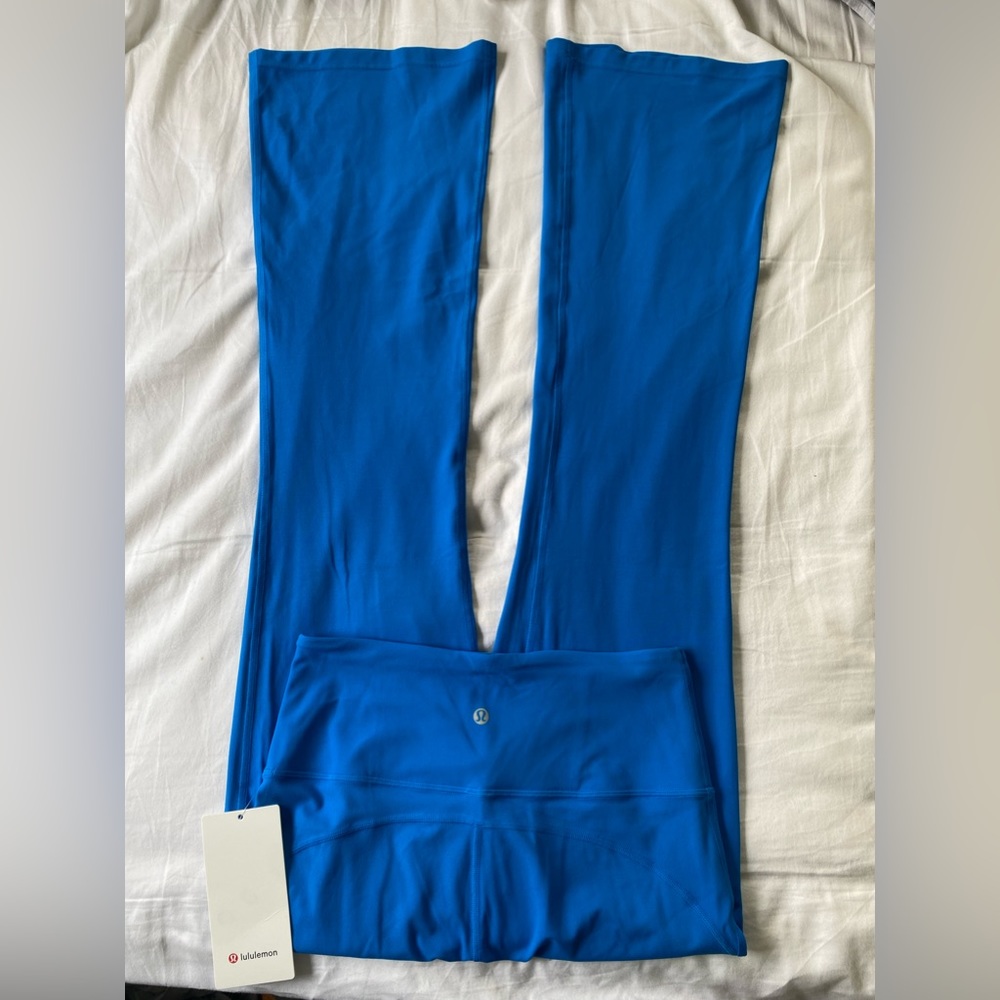 Lululemon Groove HR flare pant size 8 poolside
